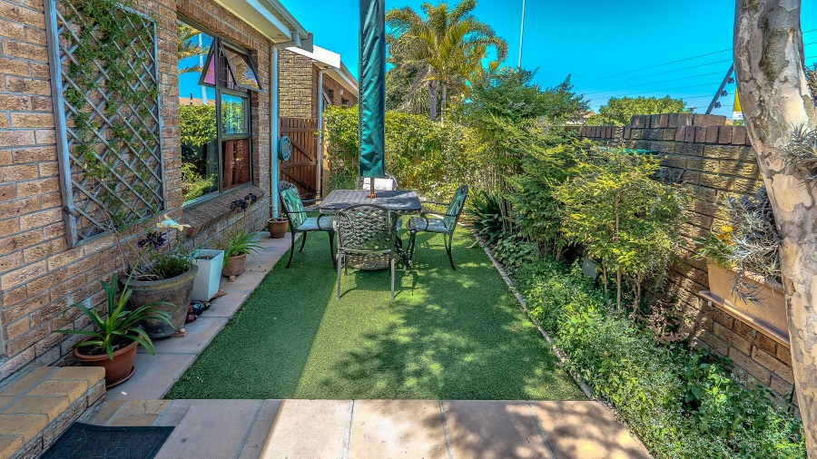 2 Bedroom Property for Sale in Sonstraal Heights Western Cape